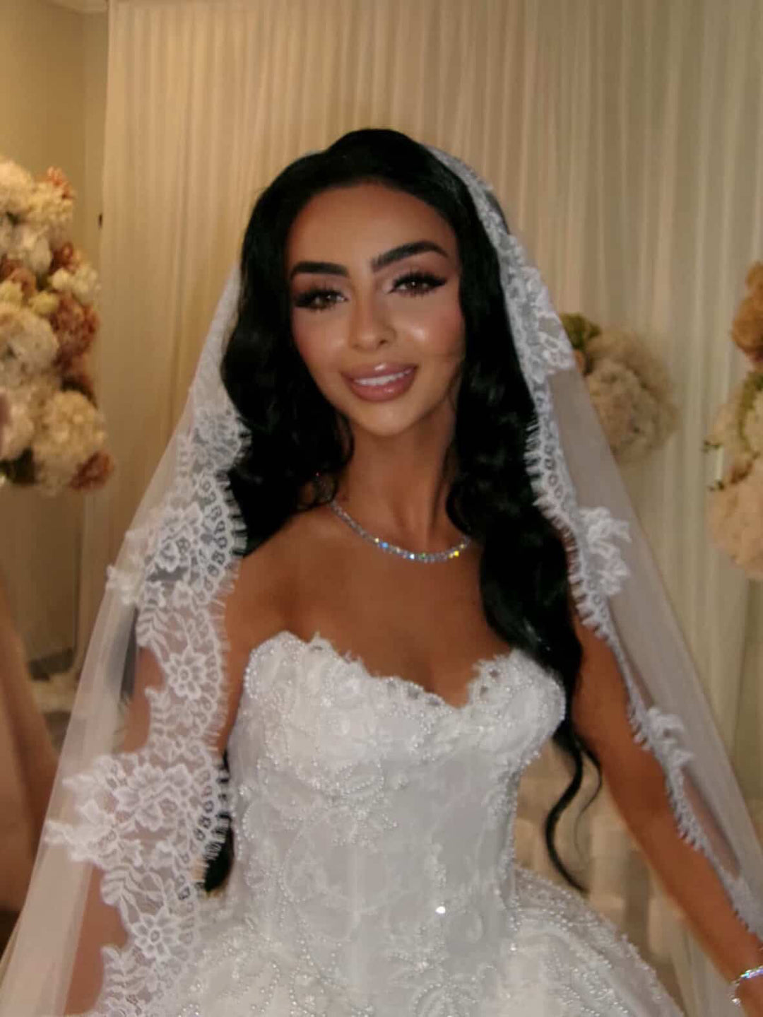 Aiah One Tier Mantilla Lace Veil