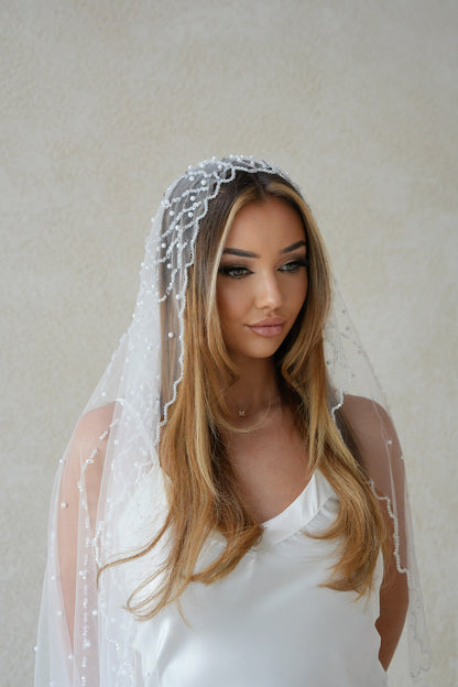 Kaia Mantilla Pearl Veil