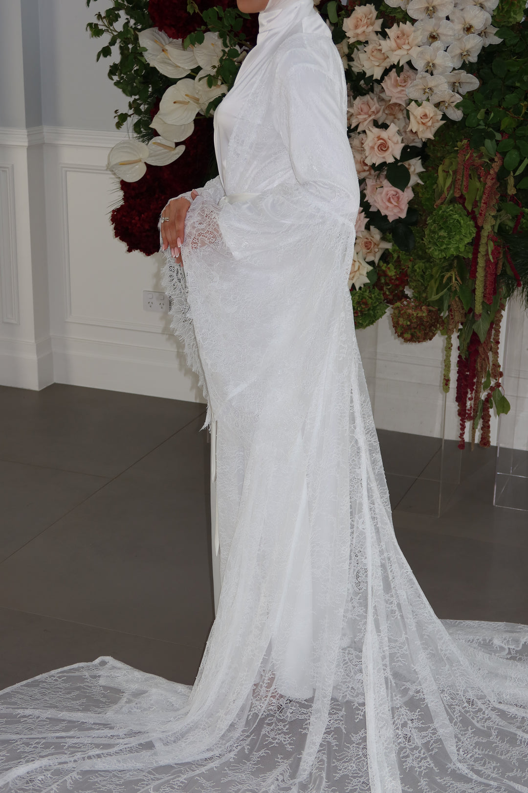 Meadow Long Lace Robe