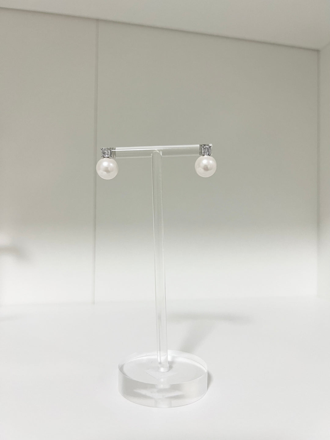Paige Pearl Earrings