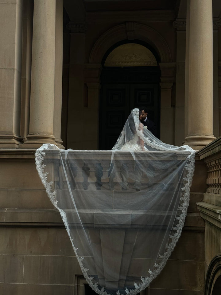 Emila Mantilla One Tier Corded Lace Veil