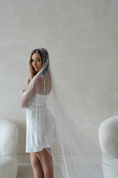 Kaia Mantilla Pearl Veil