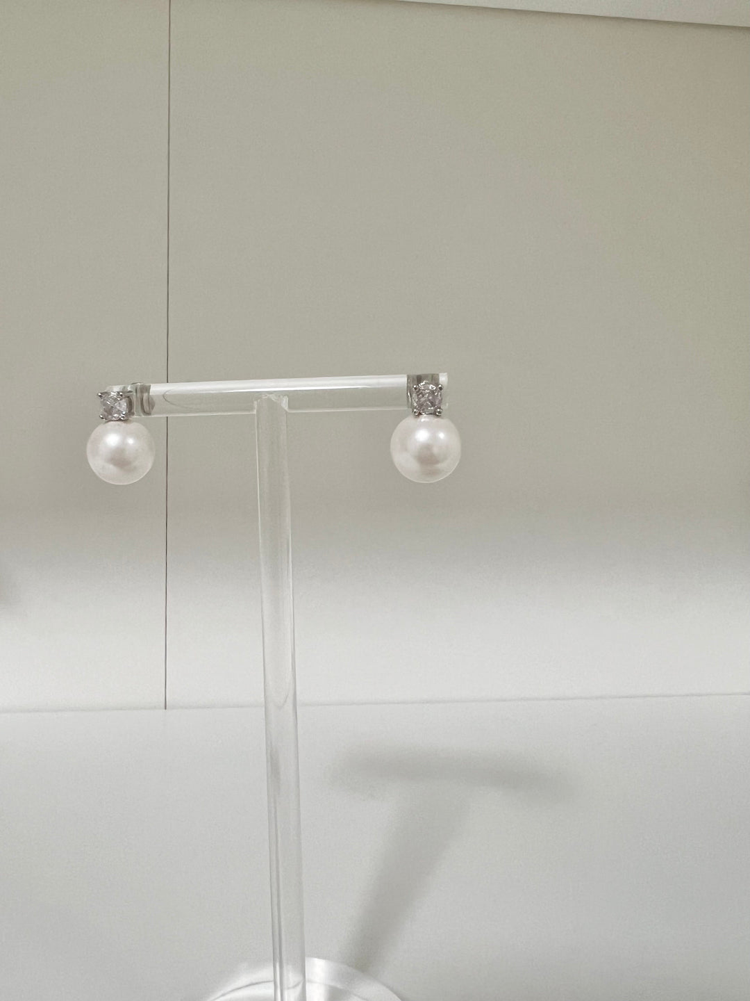 Paige Pearl Earrings
