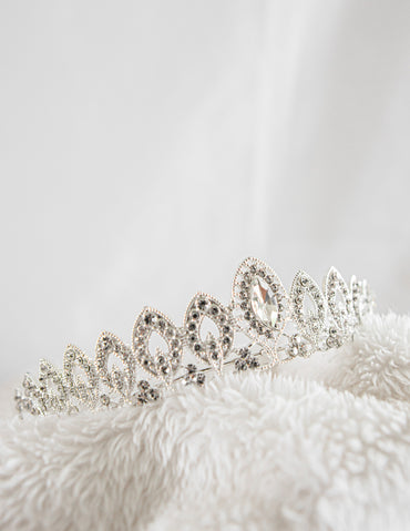 A closeup look of sparkling diamond and crystal Azra bridal tiara